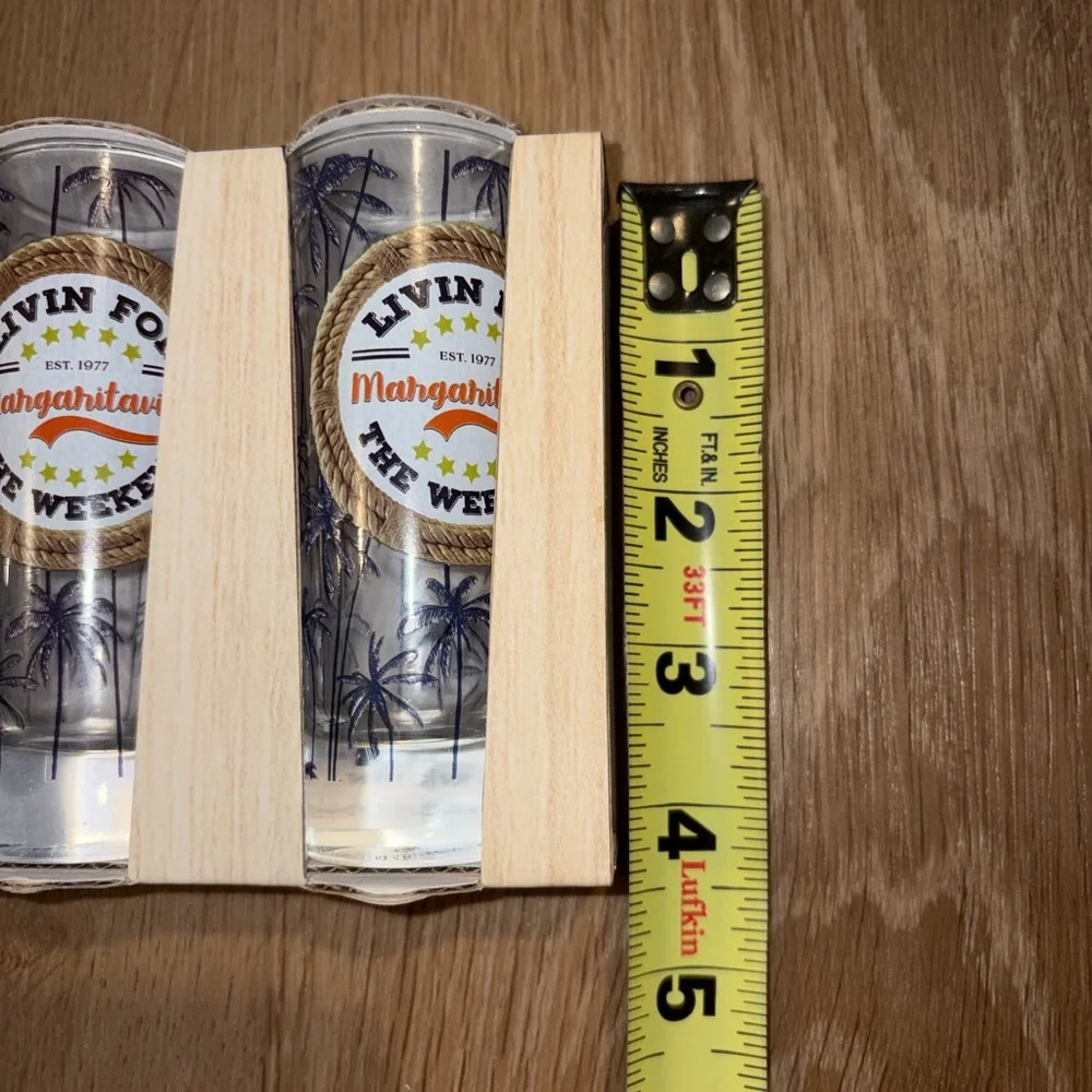 New Set of 4 Margaritaville Shot Glasses Living For The Weekend